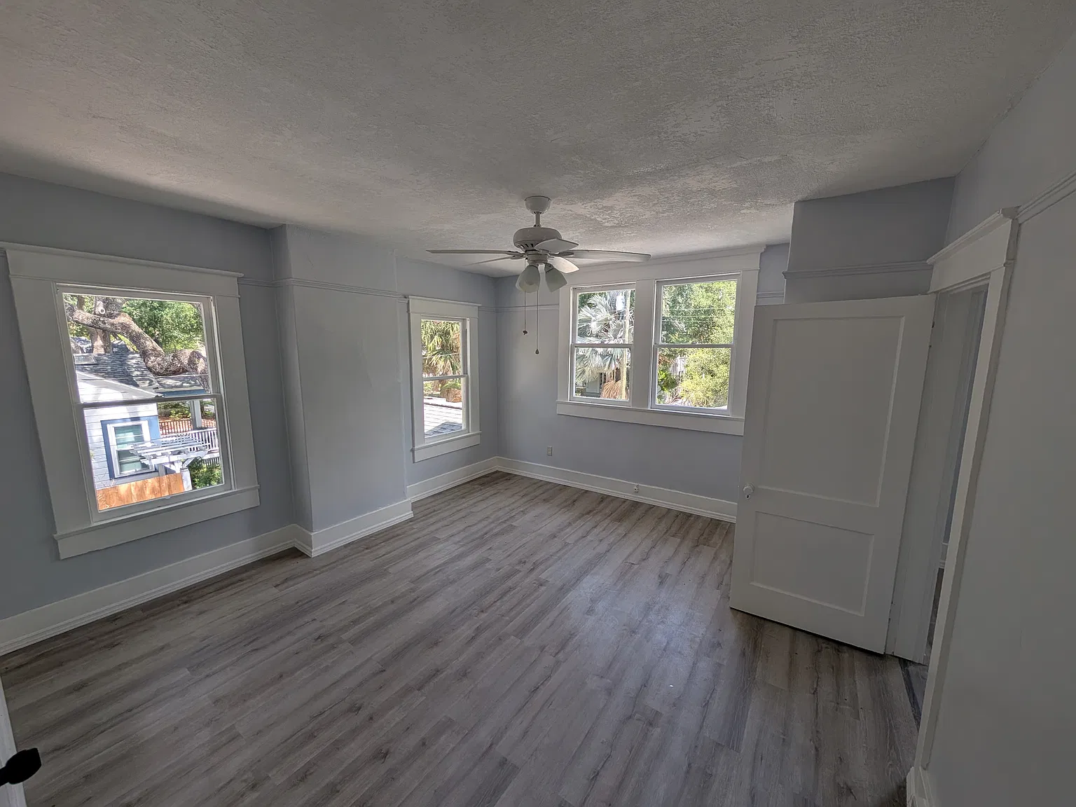1900 W Jetton Ave — Photo 3