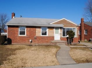 28047 Groveland St, Roseville, MI 48066