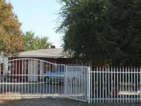 5830 S Buttowillow Ave, Sanger, CA 93657