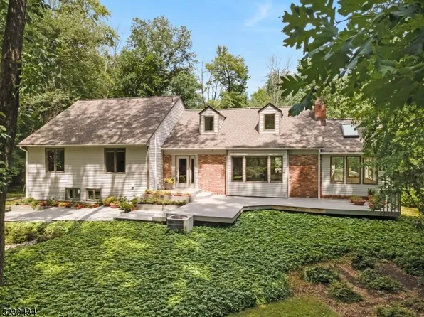 28 SKYLINE DRIVE, Warren Twp., NJ 07059