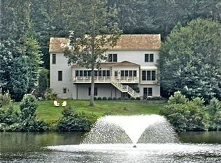 11919 Champion Lake Ct, Herndon, VA 20170