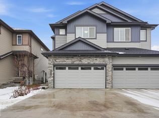 7212 Chivers Pl SW, Edmonton, AB T6W4L4