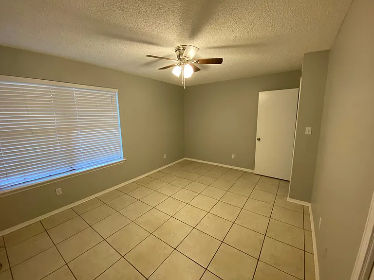 5727 Muldoon Rd #1 — Photo 5