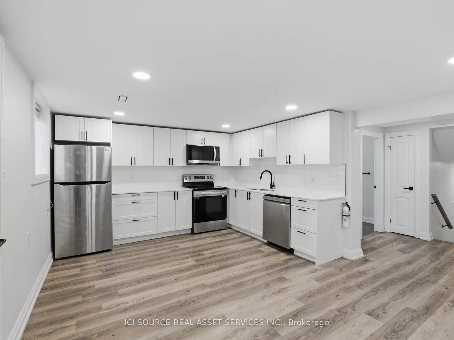 3 bed, $2,200 — Photo 3