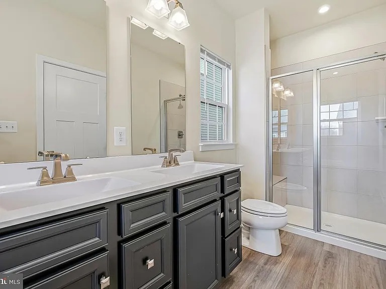 16328 Fife Way — Photo 13