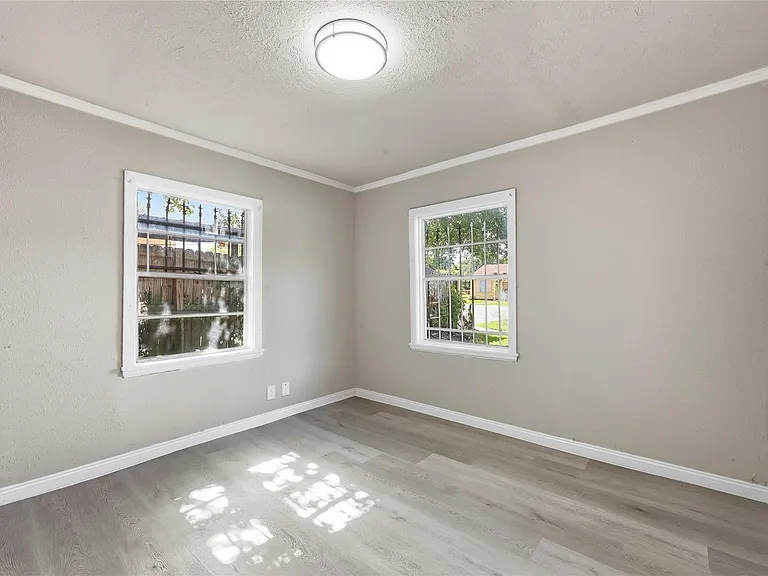 2088 Pope St — Photo 16