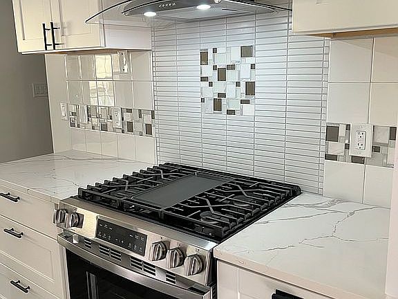 3rd image of 5259 Leecroft Dr