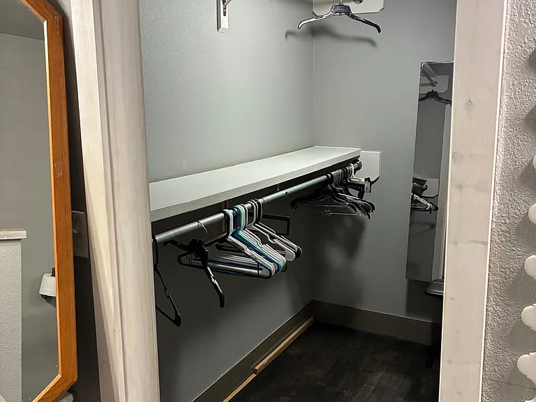 E Clover Creek Dr — Photo 14