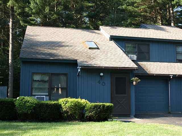 1st image of 40 Margaret Dr