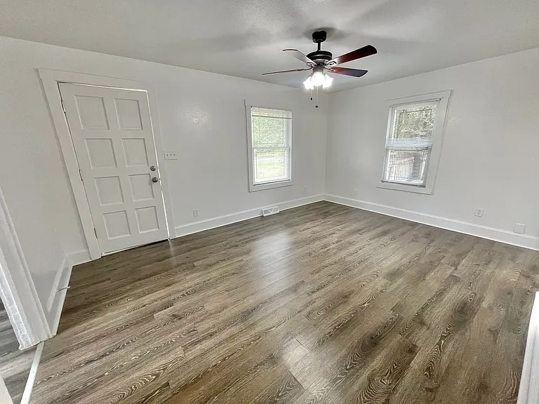 7939 E 17th Ave — Photo 5
