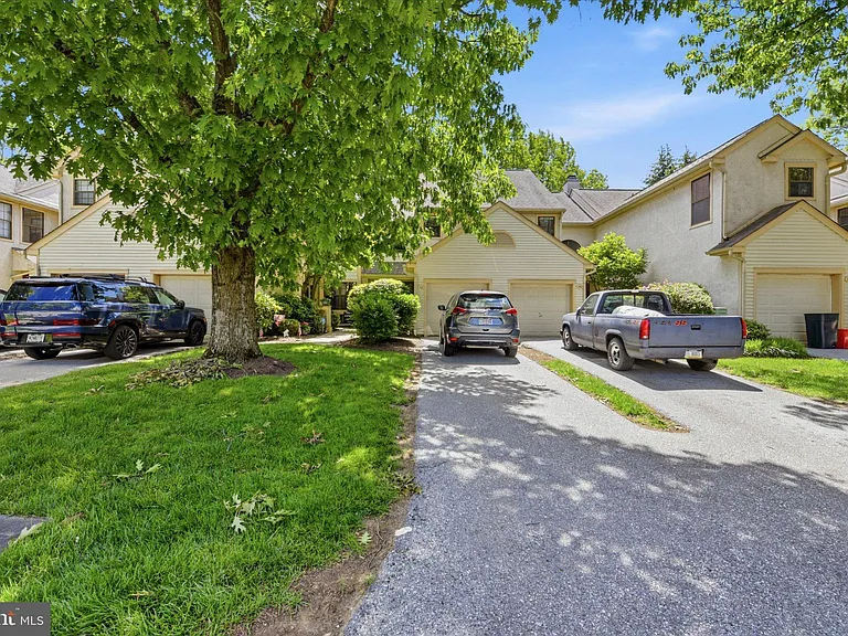 158 Mansion House Dr — Photo 24
