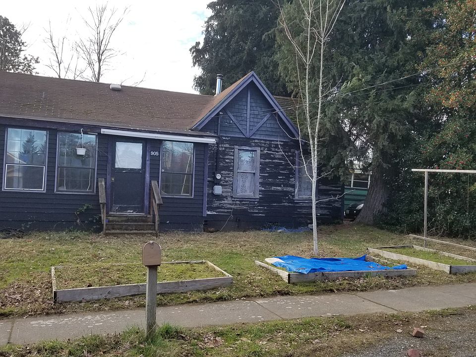 1st image of 905 E Fir St SE