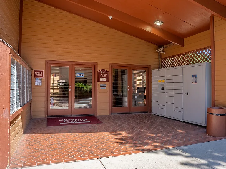 Butterfield Apartments — Photo 31