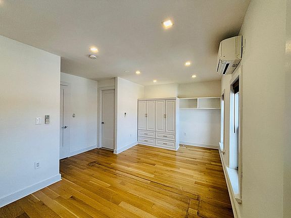 5th image of 854 Wyckoff Ave Floor 2