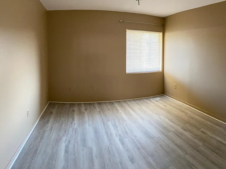 10 Stonehenge Cir #11 — Photo 7