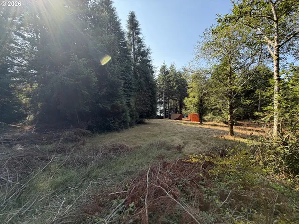 Clear Lake Rd, Florence, OR 97439