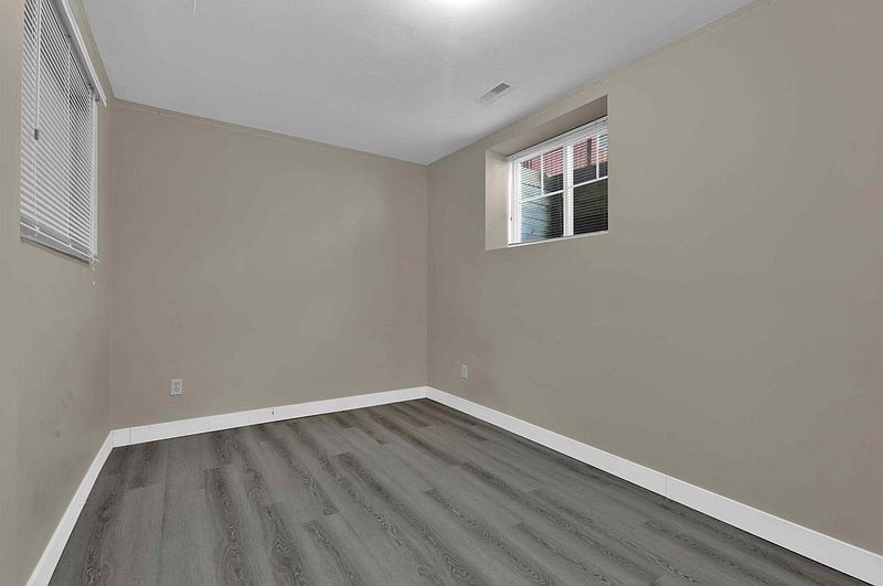 Surrey Townhouse for rent - 5 Bedrooms — photo 8