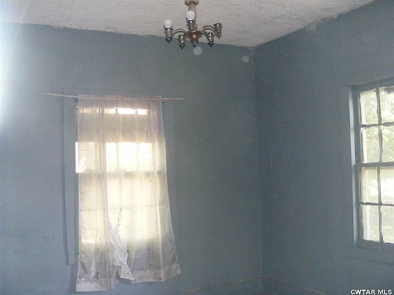 2nd image of 518 N Hays Ave