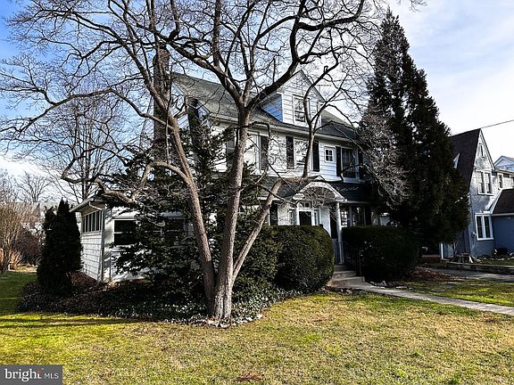 2nd image of 825 Wilde Ave