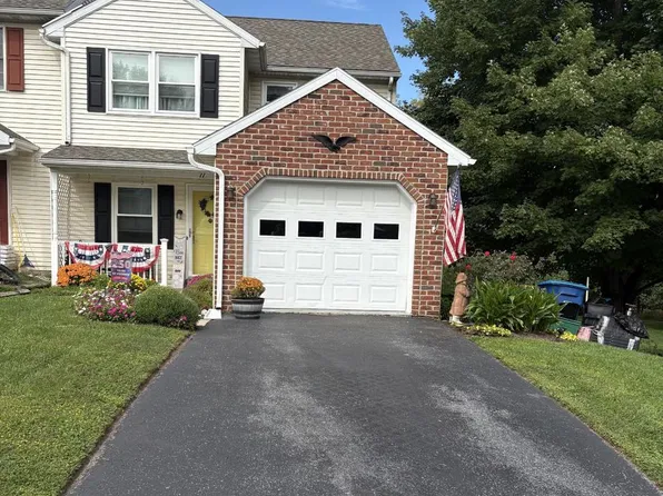 11 Parkview Dr, Reinholds, PA 17569