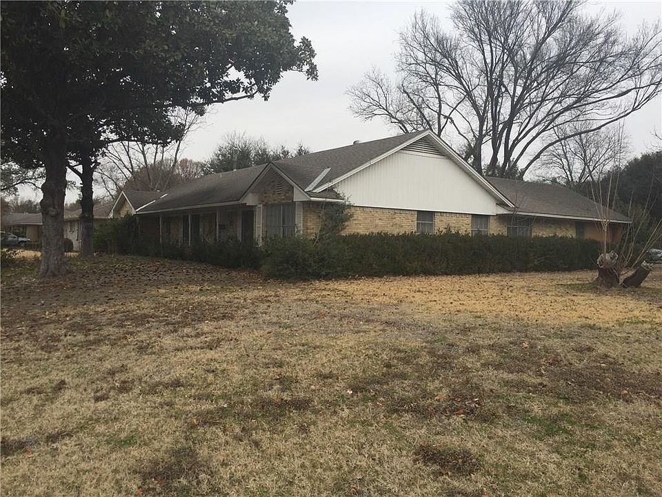 2nd image of 3061 Selma Ln