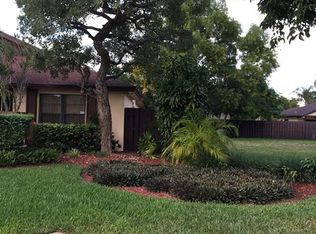 5428 SW 152 Place Cir, Miami, FL 33185