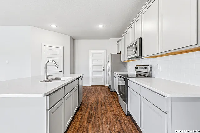 14603 Emerio Dr — Photo 8
