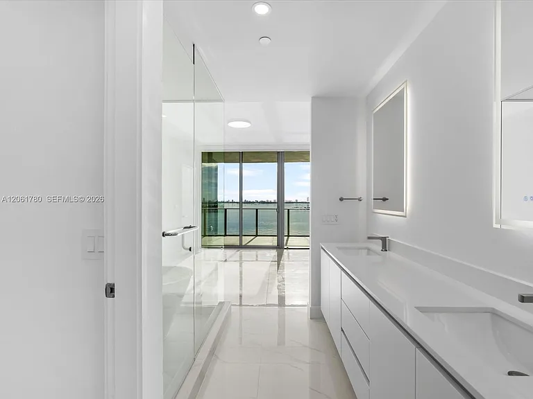 700 NE 24th St #503 — Photo 23