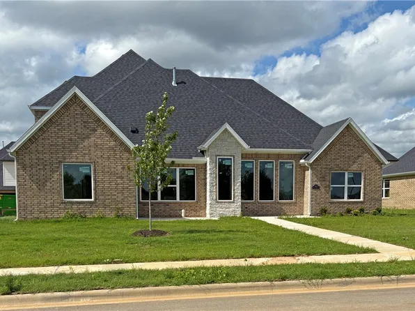 3002 NW Setting Sun Dr, Bentonville, AR 72713