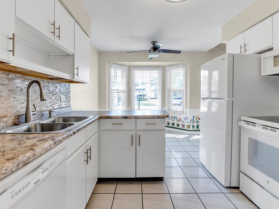 1st image of 3522 Princeton Ave #3522