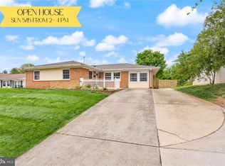 514 W Nettle Tree Rd, Sterling, VA 20164