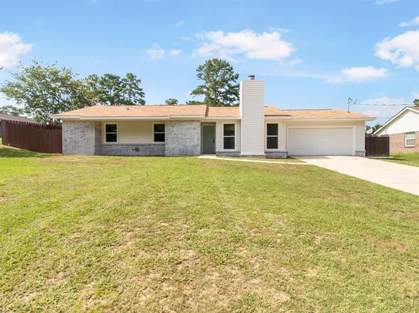 748 Willow Oaks Dr, Ozark, AL 36360