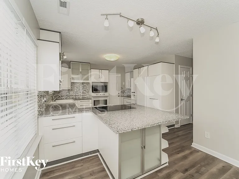 10331 Cannarti Dr — Photo 6
