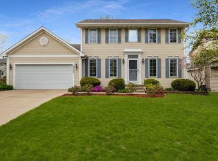 9121 NW Windsor Dr, Johnston, IA 50131