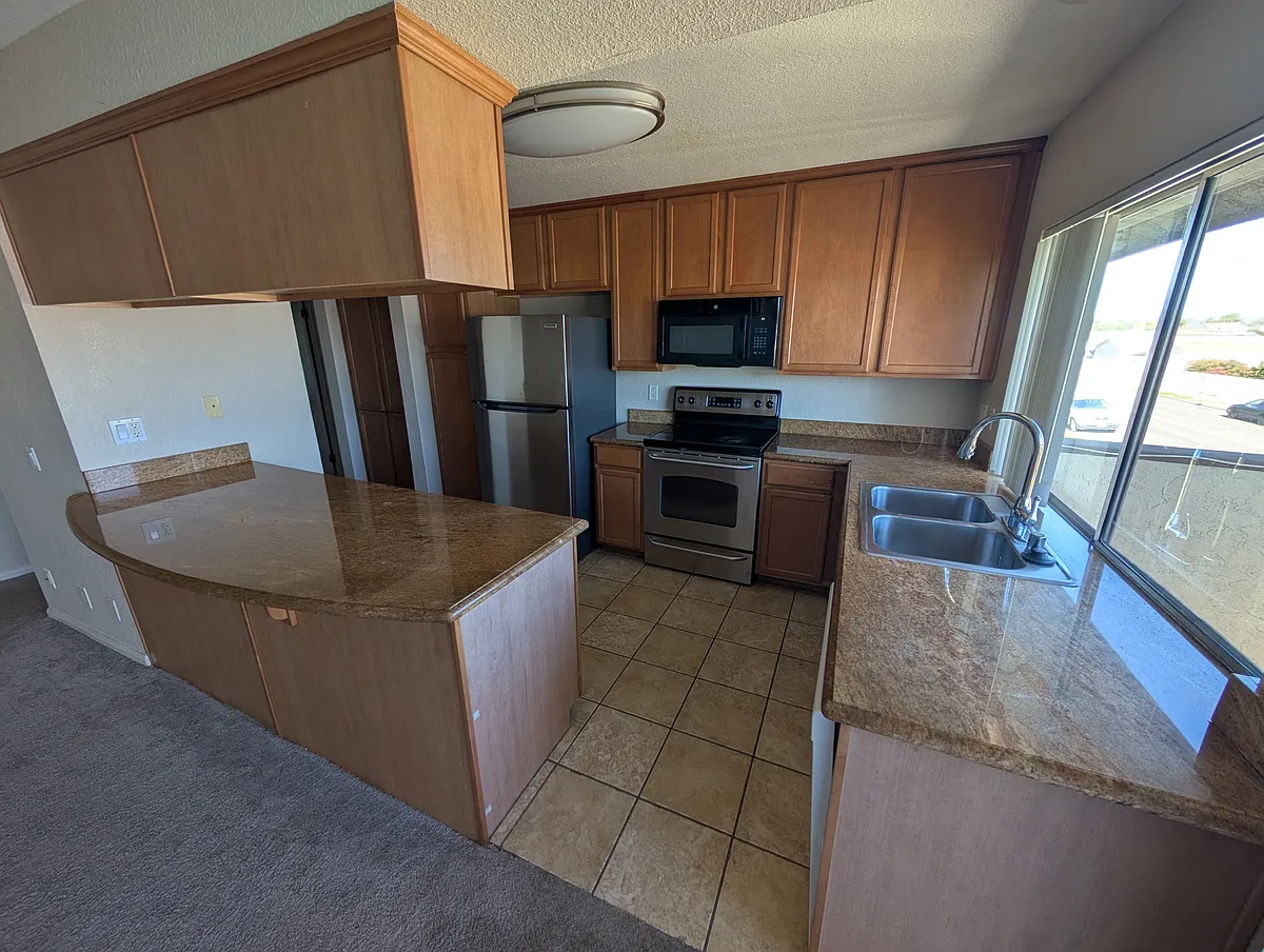 Building Photo - 615 Fredricks Ave #158
