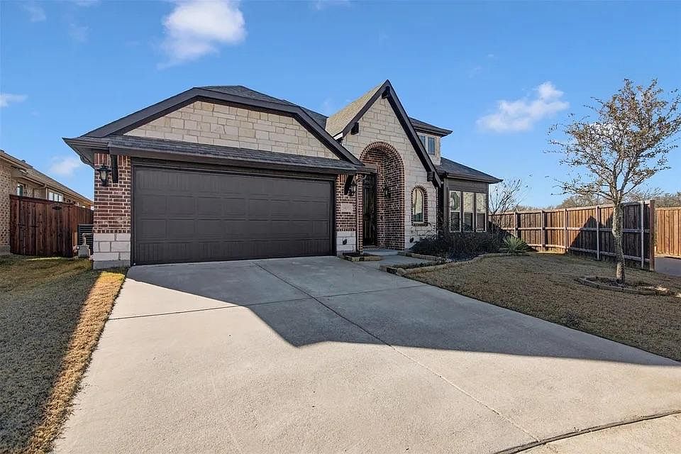 1st image of 900 Granger Dr