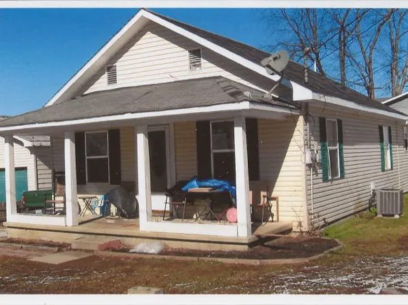 35 Cooper St, Vanceburg, KY 41179