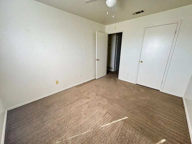 1904 Windward Dr — Photo 13