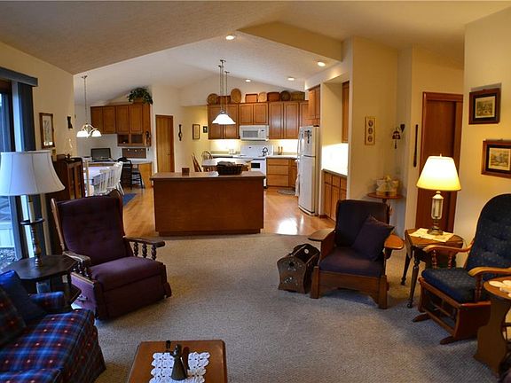 3rd image of 33171 Eagles Glen Ct