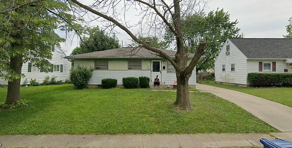 618 Roth Ave