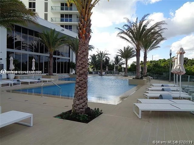 16385 Biscayne Blvd #702 — Photo 40