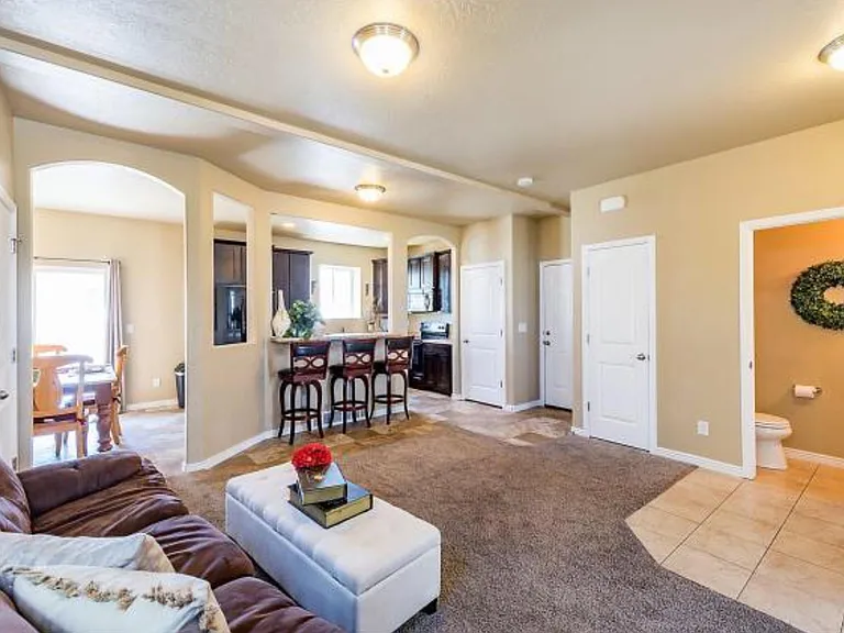 1587 W Kingsbarn Way — Photo 10