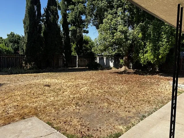 3245 W Dovewood Ln — Photo 14