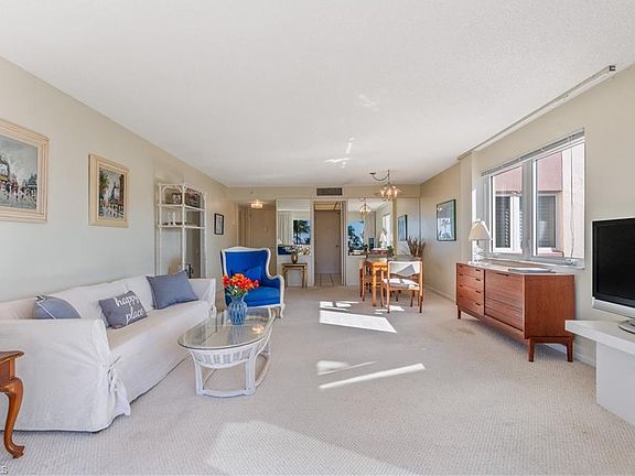 4th image of 2170 Gulf Shore Blvd N #2-41W