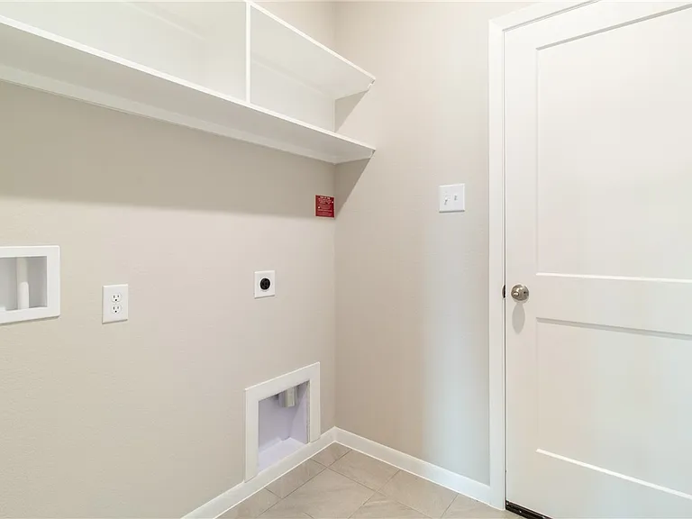 5322 Lyle Pl — Photo 16