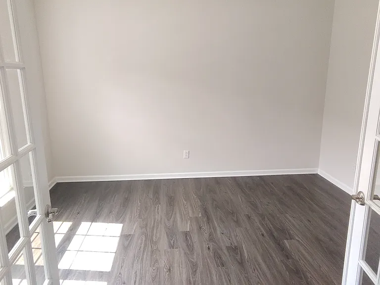 1030 Oglethorpe Dr — Photo 4