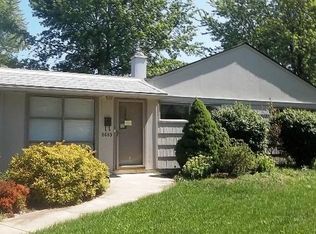 8689 Lynnhaven Rd, Parma Heights, OH 44130