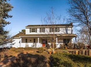 898 W Peakview Cir, Littleton, CO 80120