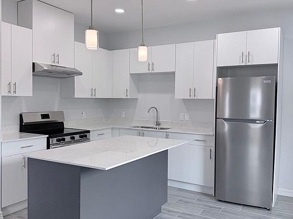 5th image of 1704 Clinton St #2