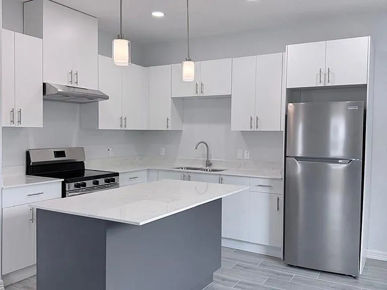 1704 Clinton St #2 — Photo 5